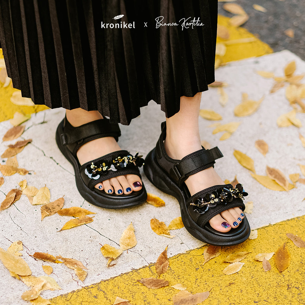 KRONIKEL PROJECT x BIANCA KARTIKA // YEPPO - Black